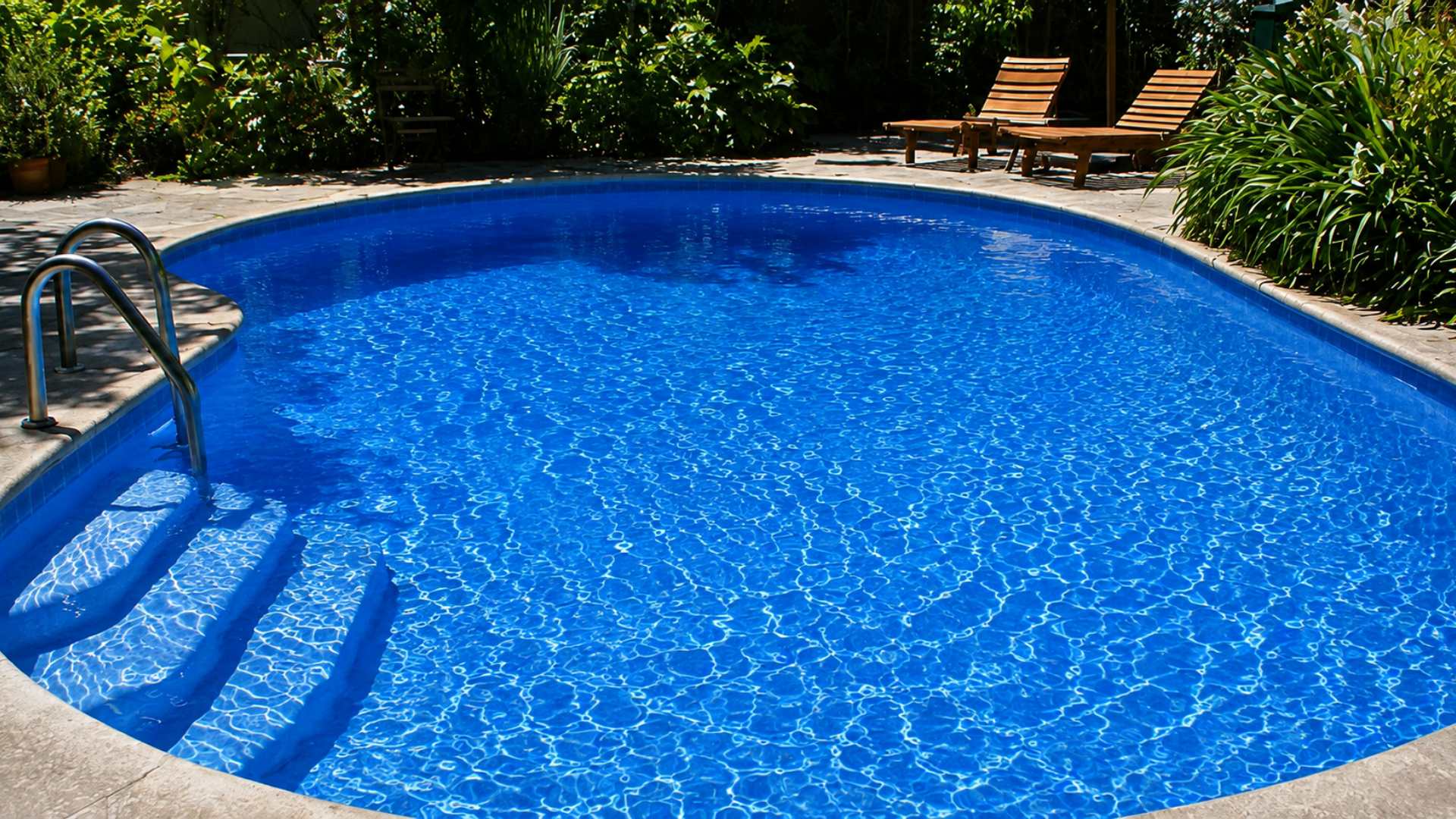 Pool at dusk with the lighting on